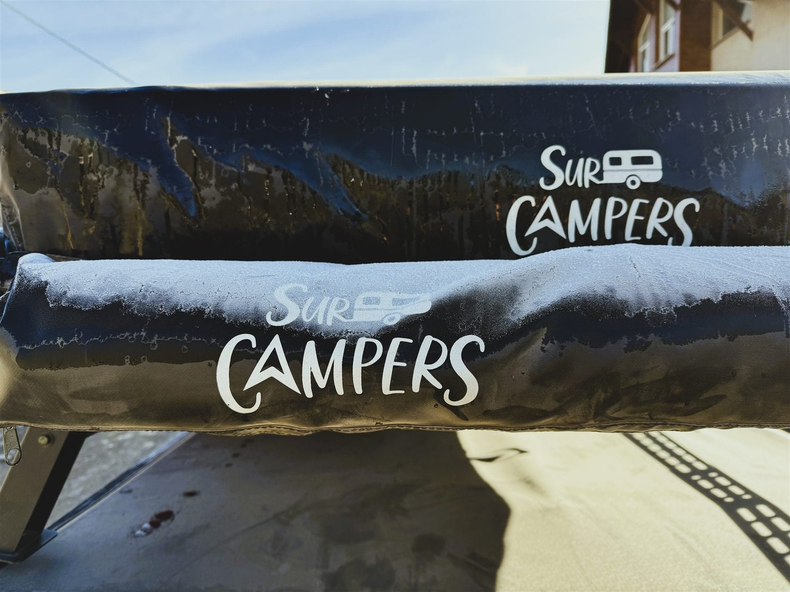 Aventura con carpa de techo Sur Campers