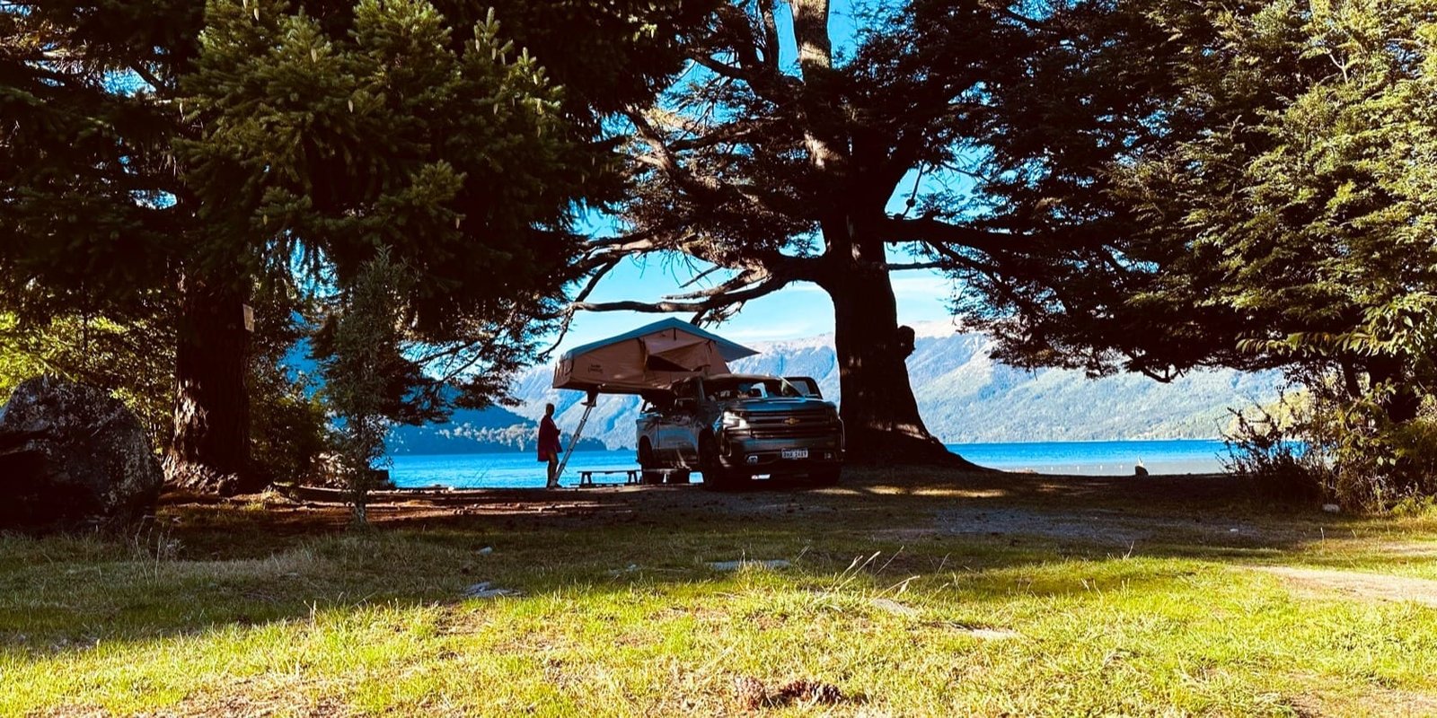 Viaje con carpa de techo Sur Campers
